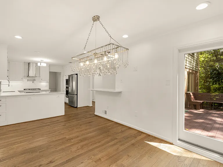 1318 Round Oak Ct — Photo 16