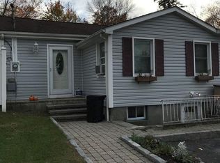 101 Larch St, Cortlandt Manor, NY 10567