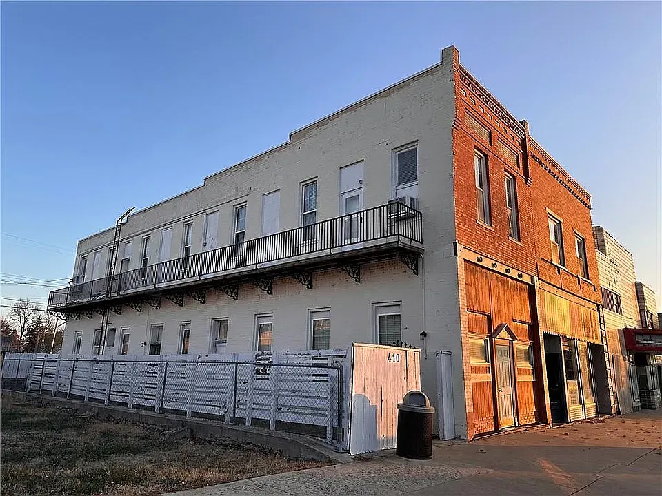 408 Neosho St #4