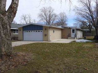 1110 Clinton St, Charles City, IA 50616