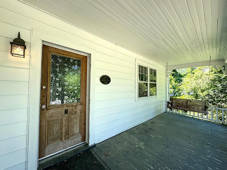 310 E Main St — Photo 2