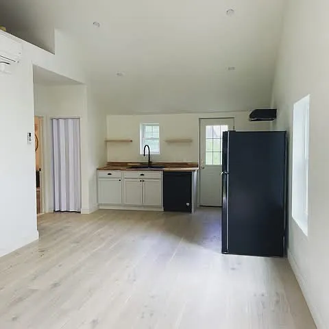 3B Crescent St — Photo 1