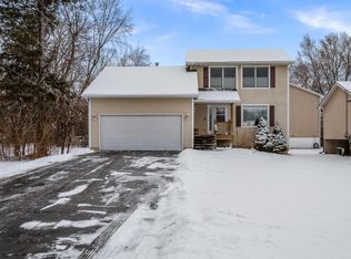 9511 Shore Dr, Machesney Park, IL 61115