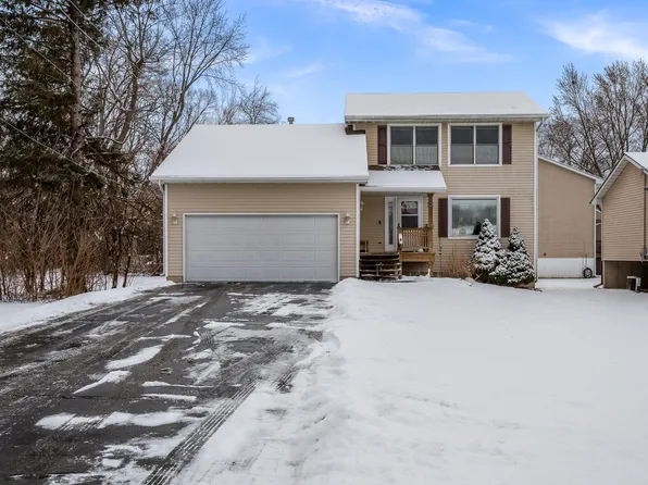 9511 Shore Dr, Machesney Park, IL 61115