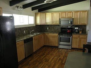 4th image of 125 Sherry Ln