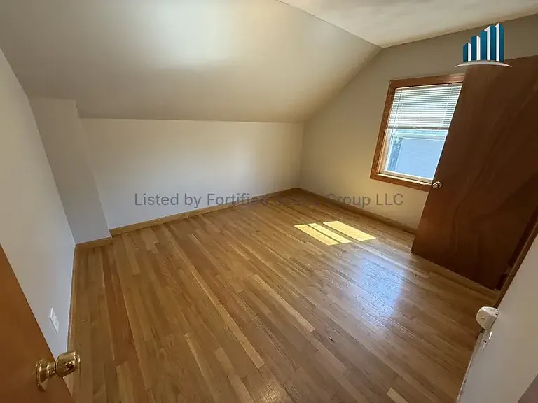 132 Hall St #3 — Photo 8