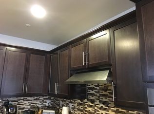 525 Cota Ln, Vista, CA 92083