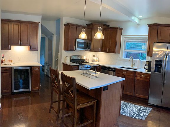 3rd image of 15123 Edgewater Dr