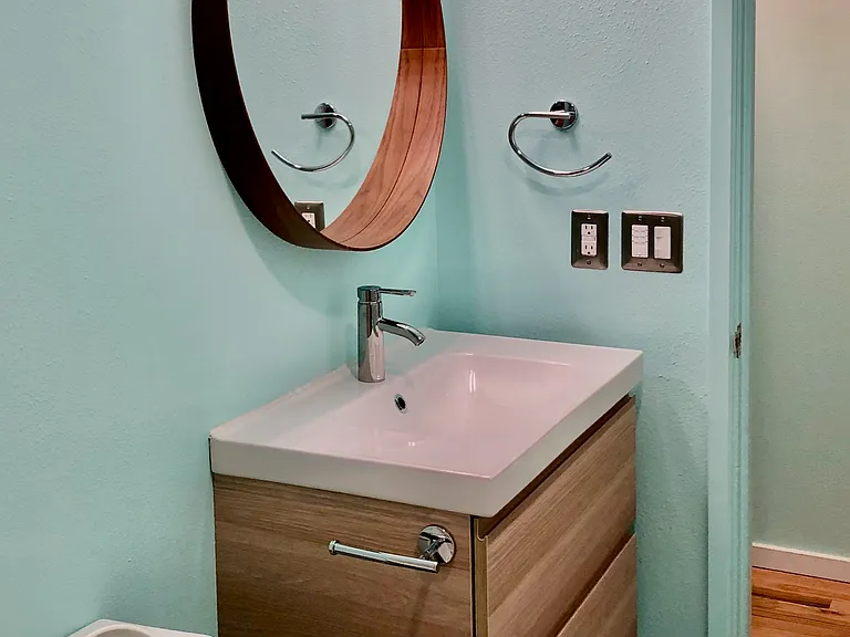 Bathroom vanity
