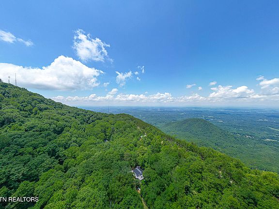 5th image of 2592 Bluff Mountain Rd
