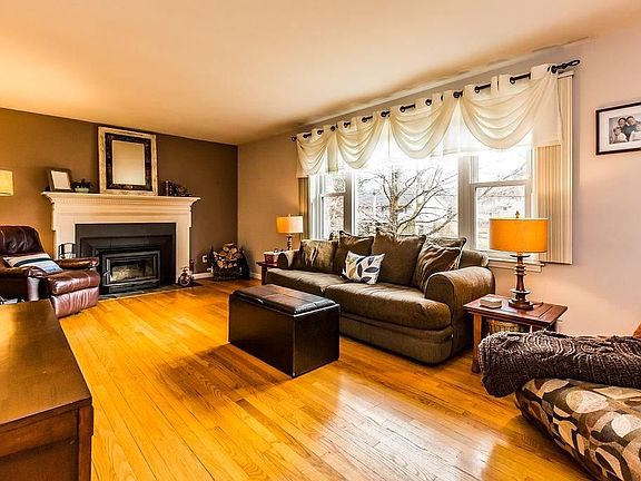 3rd image of 181 Brookside Ln