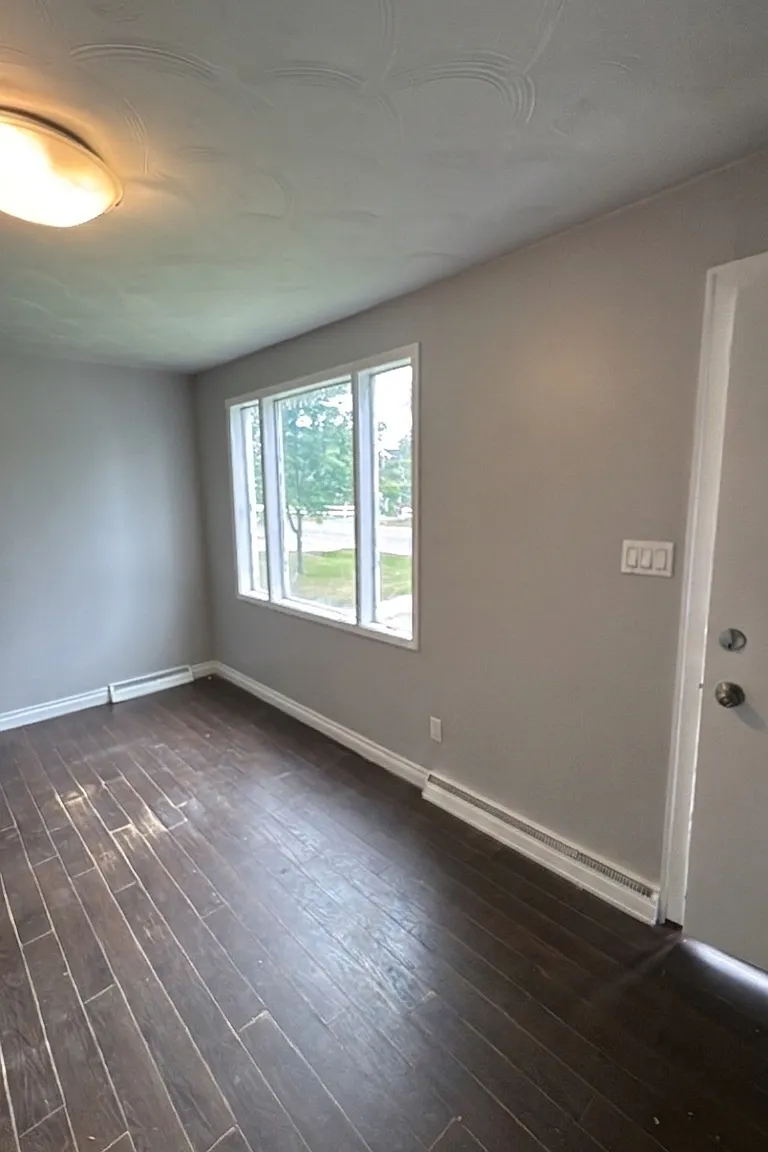3 Cameron Avenue Sault Ste. Marie — Photo 2