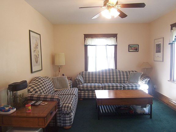 1st-Floor Family Room