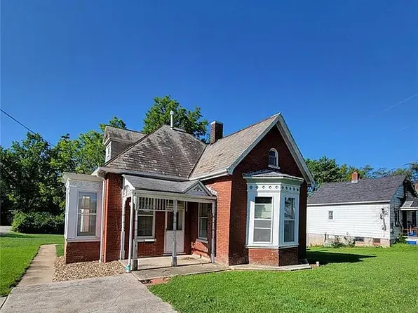 216 E Walton St, Warrenton, MO 63383