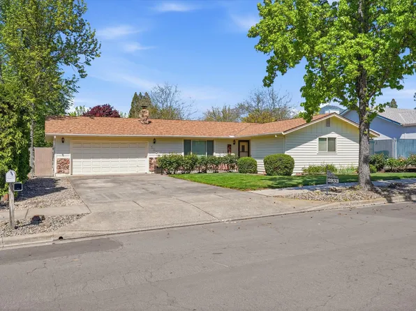 2933 Lazy Creek Dr, Medford, OR 97504