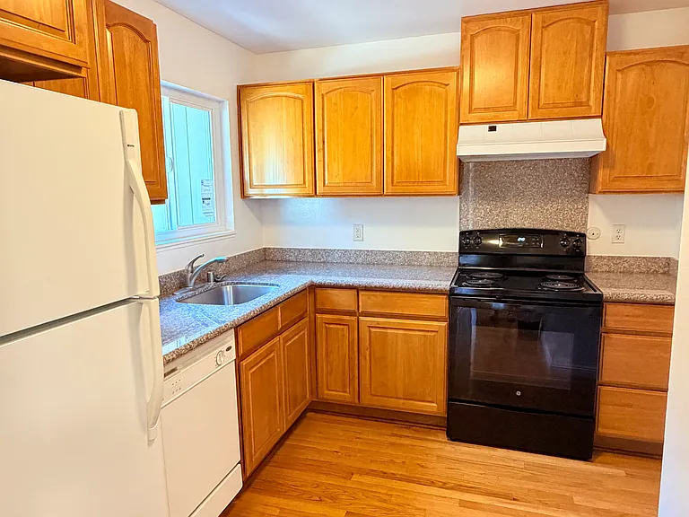 111B Ascot Ct — Photo 8