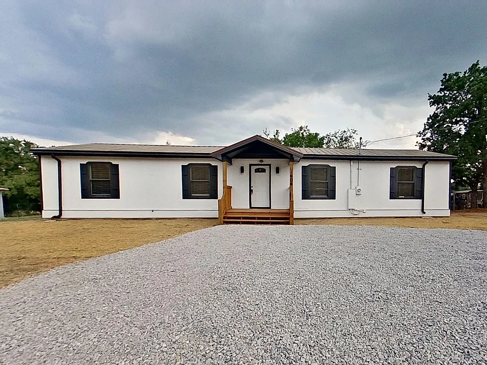 1404 Arvel Cir