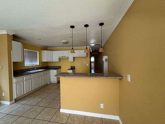4th image of 1843 W 71st St #2