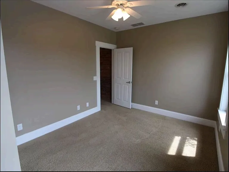 636 S Pearl St — Photo 13