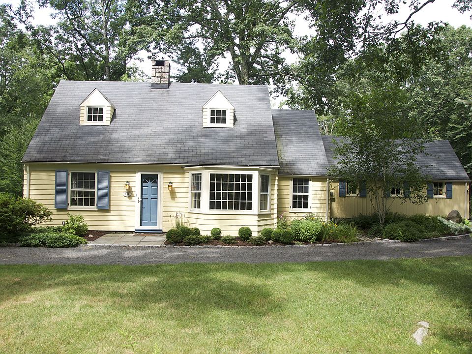392 Laurel Road Front