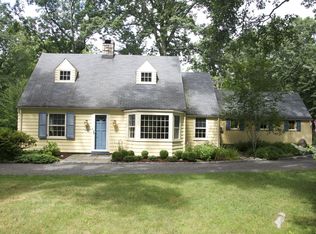 392 Laurel Rd, New Canaan, CT 06840