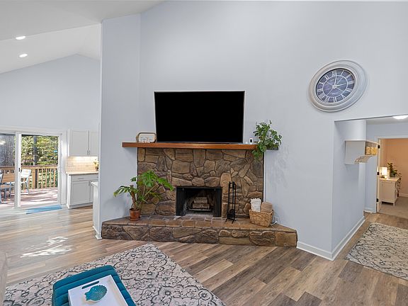 3rd image of 1229 Selwyn Ln
