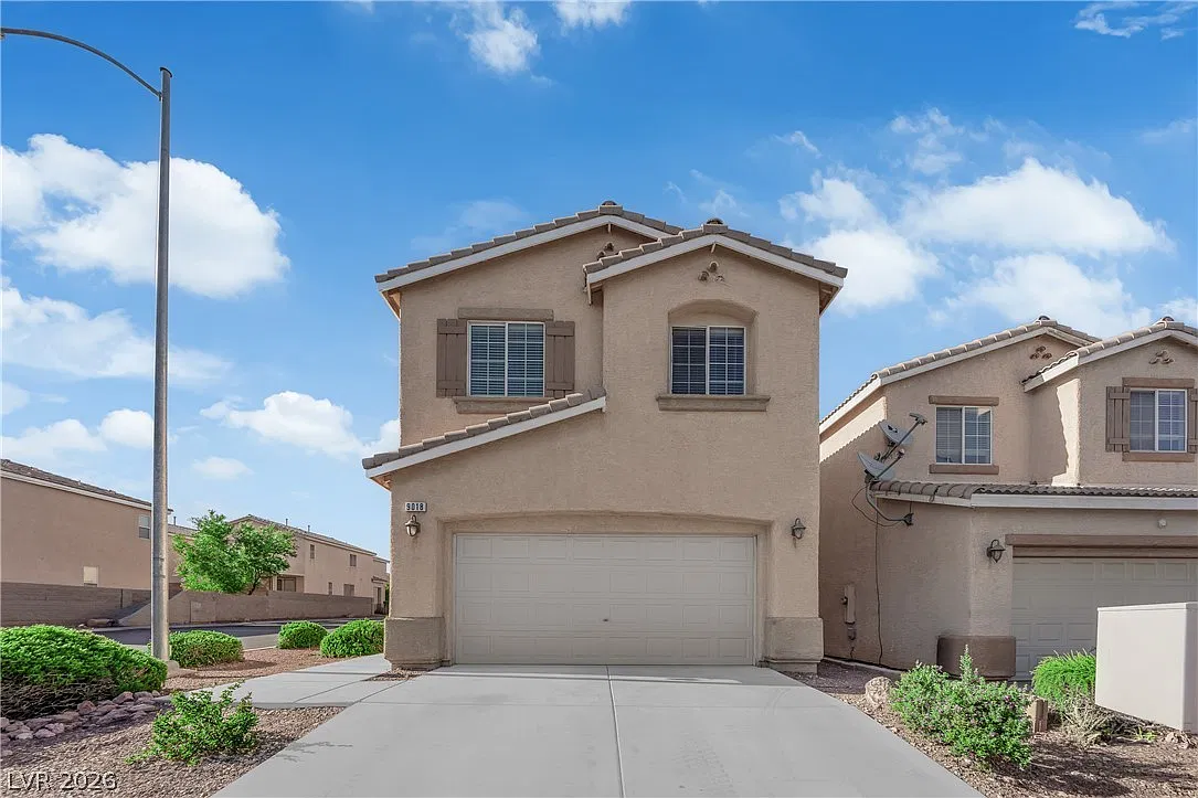4 bed, 2.5 bath, 1943 sqft, $2,000 — Photo 1