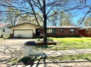 1104 E Edgewood St, Springfield, MO 65807