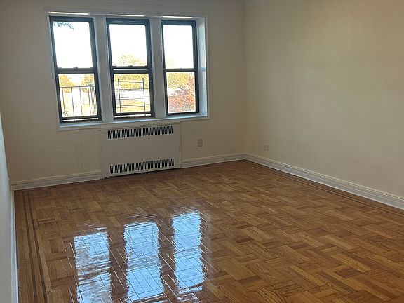 3rd image of 1701 W 3rd St APT 5D