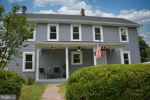 1006 Circle Dr Photo 1