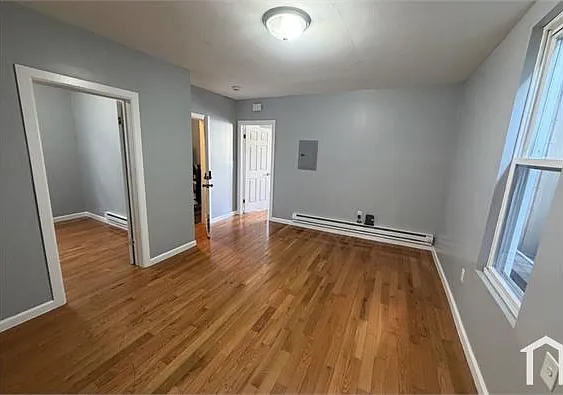25 Maple Ave — Photo 2