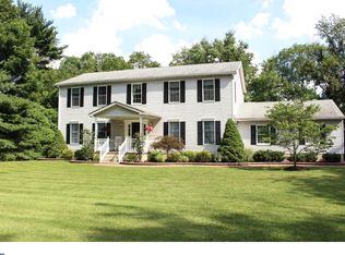 108 Parry Rd, Cinnaminson, NJ 08077