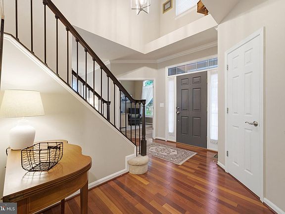 5th image of 9242 Rainbow Falls Dr