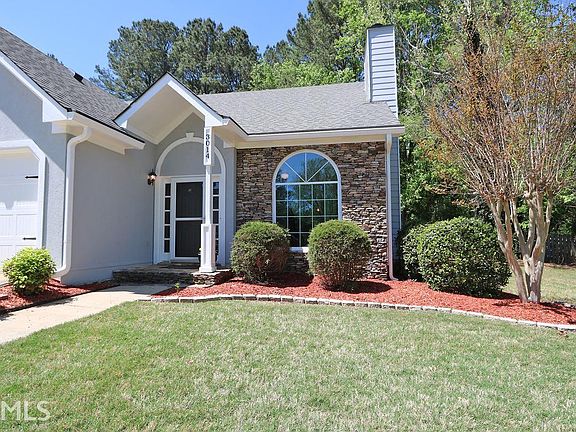2nd image of 3014 Vineyard Way SE