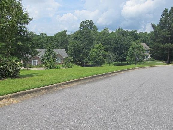 3rd image of 100 Peachwood Dr