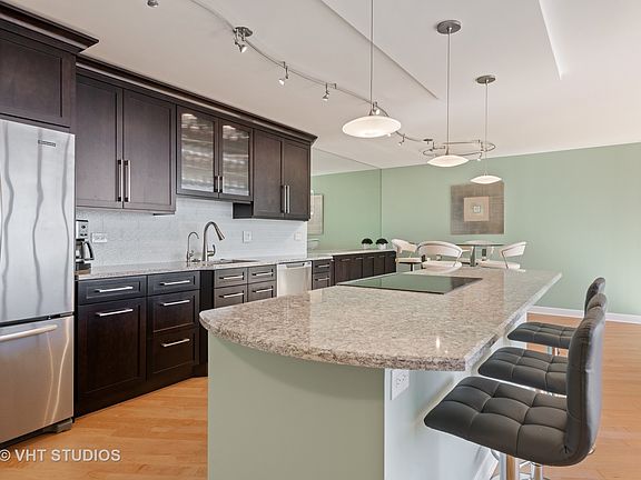 4th image of 505 N Lake Shore Dr APT 813