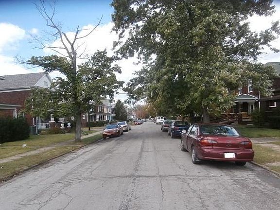 5th image of 813 Oakmont Ave