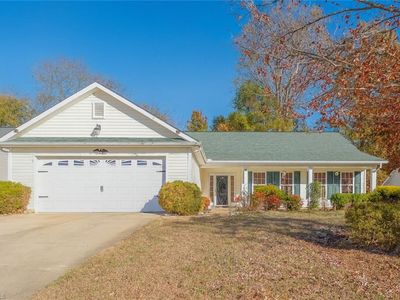 605 Walnut Crossing Dr, Whitsett, NC, 27377