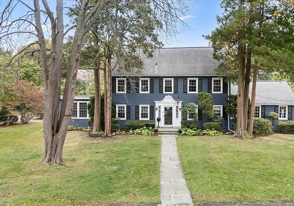 1st image of 34 Gedney Park Drive