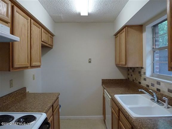 2nd image of 4813 Cherwell Ln