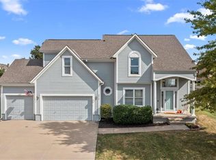 2313 SW Woodhaven Ct, Lees Summit, MO 64082