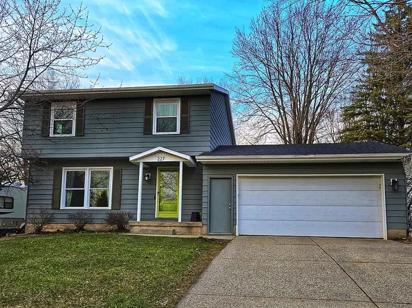 227 Ann St, Coopersville, MI 49404