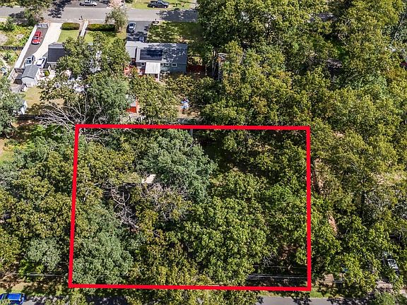 5th image of 231 Rhode Island Rd