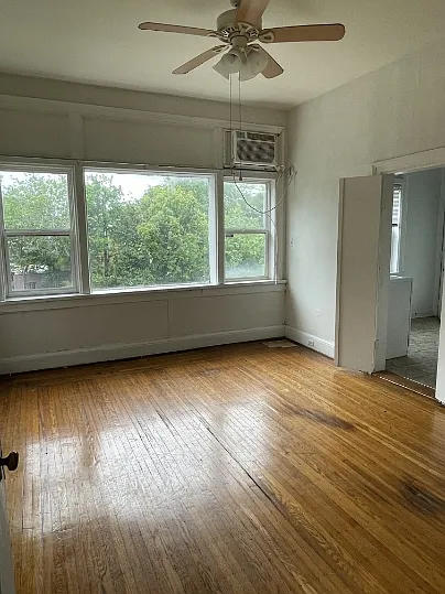 Studio, 500 sqft, $1,095 — Photo 2