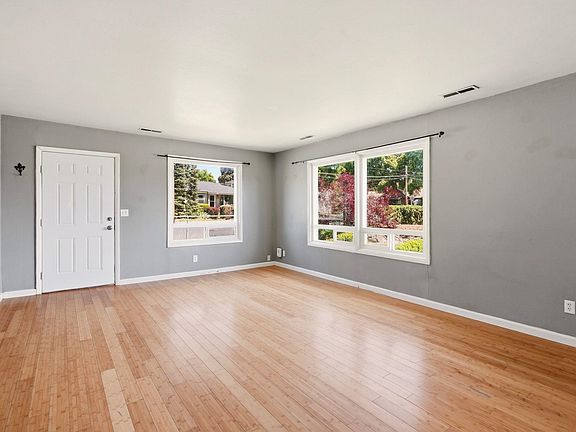 5th image of 3017 N Standard St