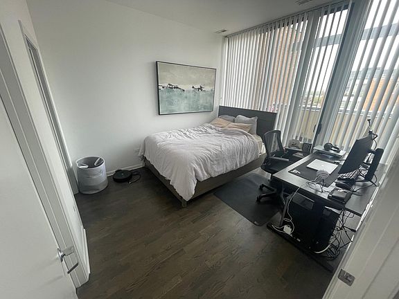 5th image of 1720 Oak Ave #804