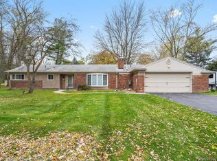 1656 Crooks Rd, Rochester Hills, MI 48309