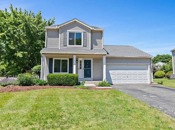 1 Marie Ct, South Elgin, IL 60177