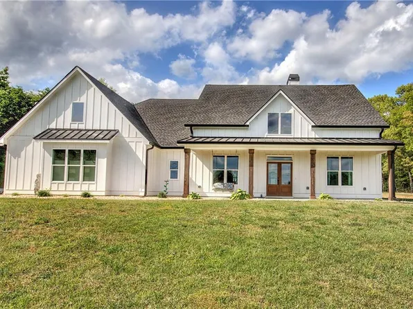 613 Nebo Rd, Dallas, GA 30157