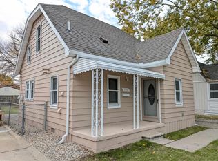 27301 Collingwood St, Roseville, MI 48066